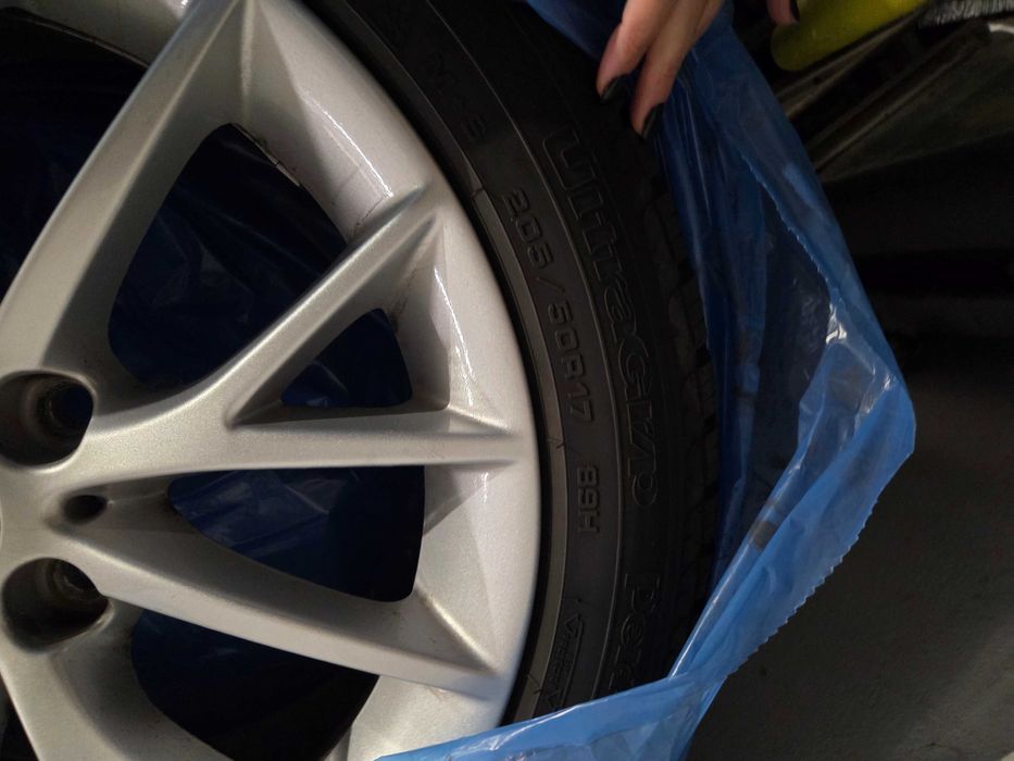 Komplet kół zimowych BMW Y-Spoke 380 17" Goodyear UG Performance 2 RoF