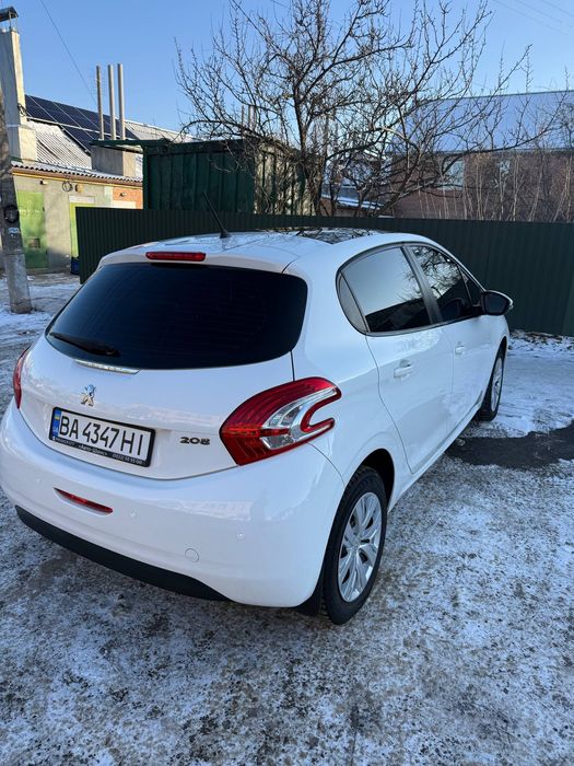 Продам пежо 208 2014