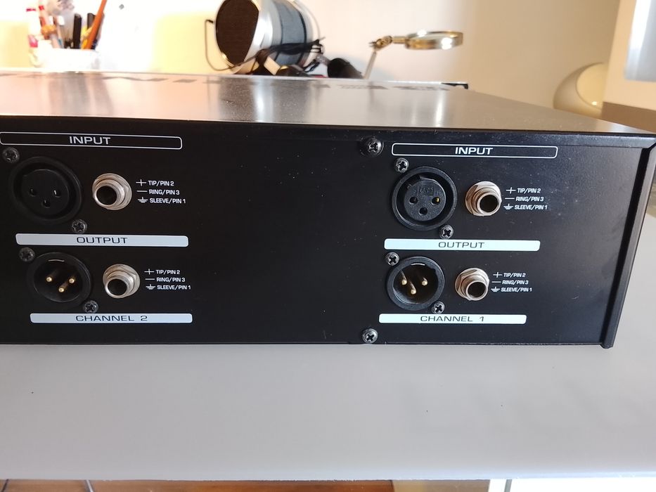 Behringer T1953 Ultragain pré amp valvulado