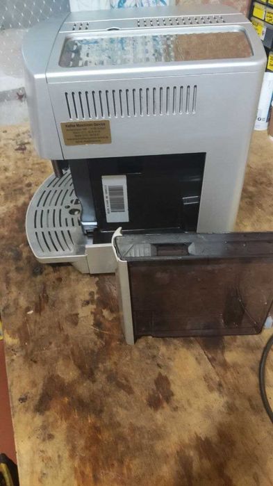 продам кофемашину Delonghi Magnifica Elegance