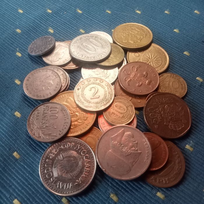 30 moedas estrangueiro lote A