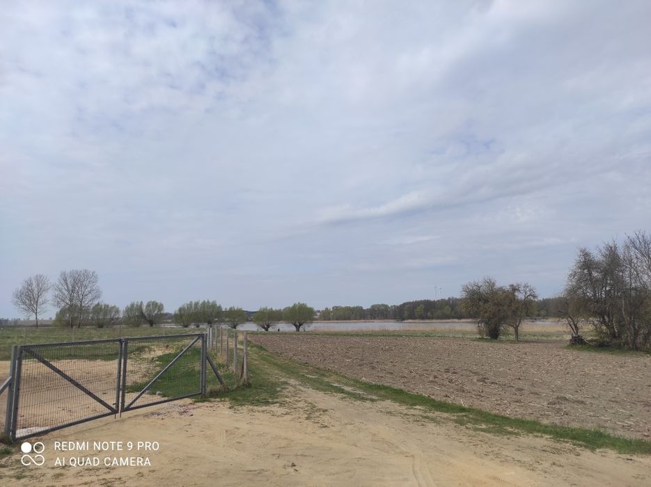 Piękna działka nad jeziorem w Sadlogoszczy koło Barcina