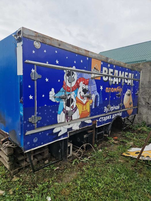 Причепи Термо будка.Знаходиться в м.Суми. Можу привезти.