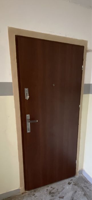 Drzwi z montażem