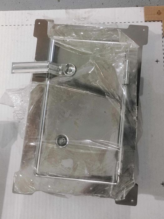 Drzwiczki rewizyjne do komina i kratki wentylacyjne