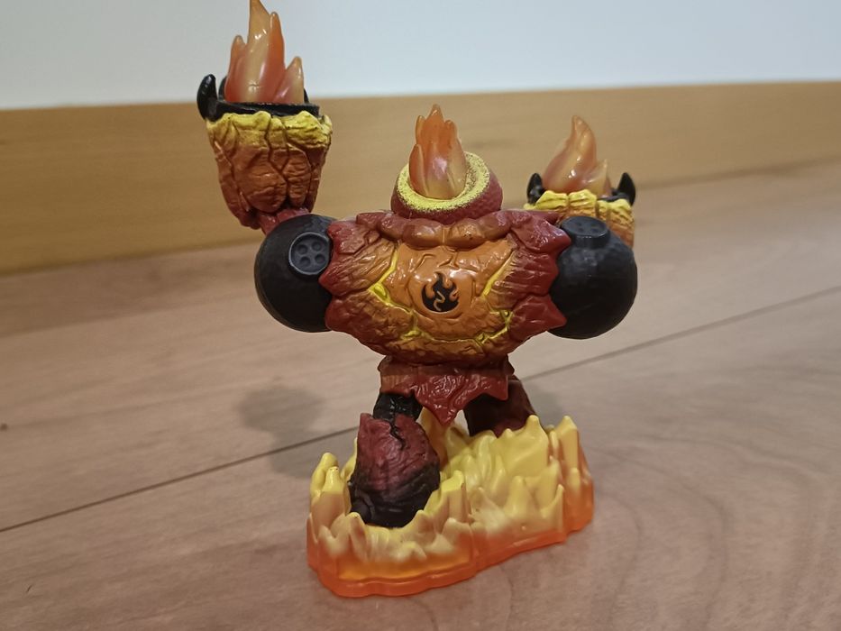 Skylanders Giant: Hot Head (monstro fogo)