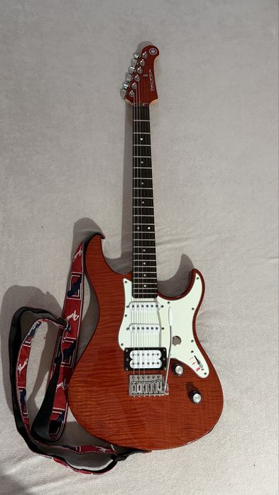 Gitara elektryczna Yamaha Pacifica 212VFQM