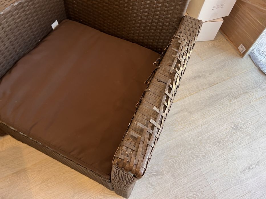 Conjunto de Jardim em Rattan Sintético – Sofá + 2 Poltronas + Mesa de Cent