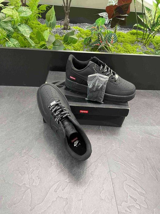 Nike Air Force 1 Low Supreme Czarny r.40