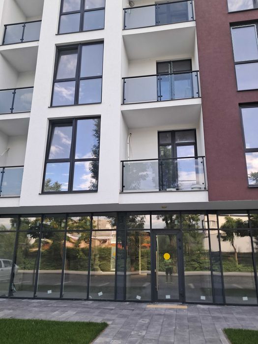 Новобудова у центрі Свалява. Комерційне приміщення. Продаж.