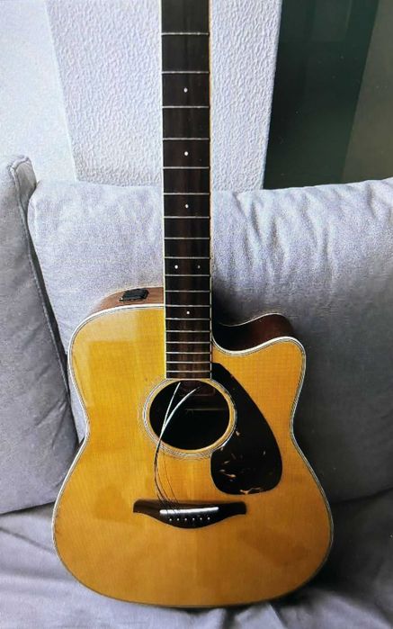 Guitarra Yamaha FGX720SCA + Hardcase