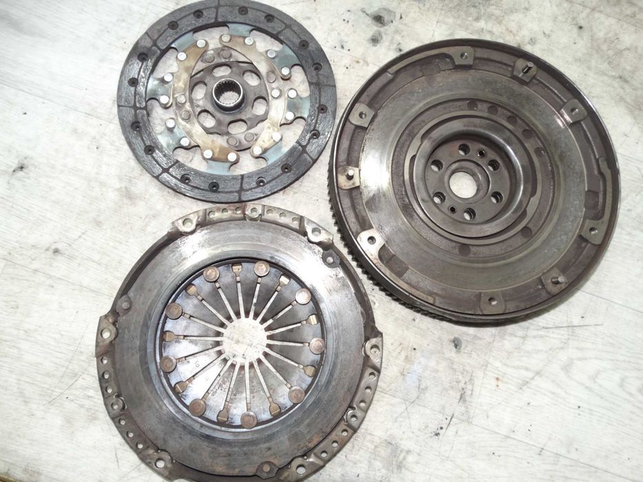 Двомасовий маховик+комплект зчеплення Volvo s40 v50 1.8 3M51-7563-BC