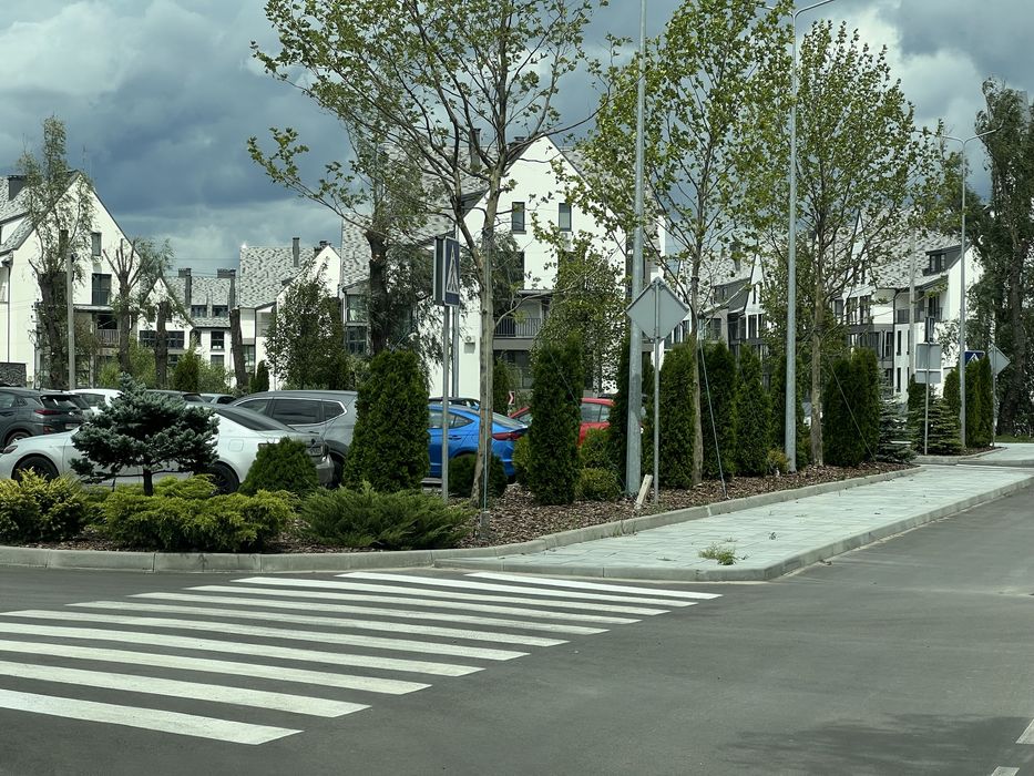 Пр зем11с Зазимье начало села возле компл парк резидент