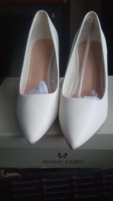 Sprzedam buty slubne kupione w ccc