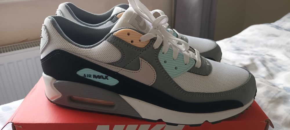 Nike Air Max 90 .