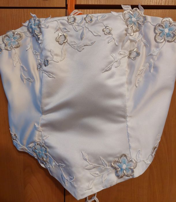 Sukienka ślubna biała