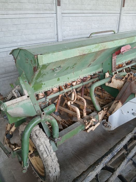 Siewnik amazone d4 sprawny 3m massey ferguson  520