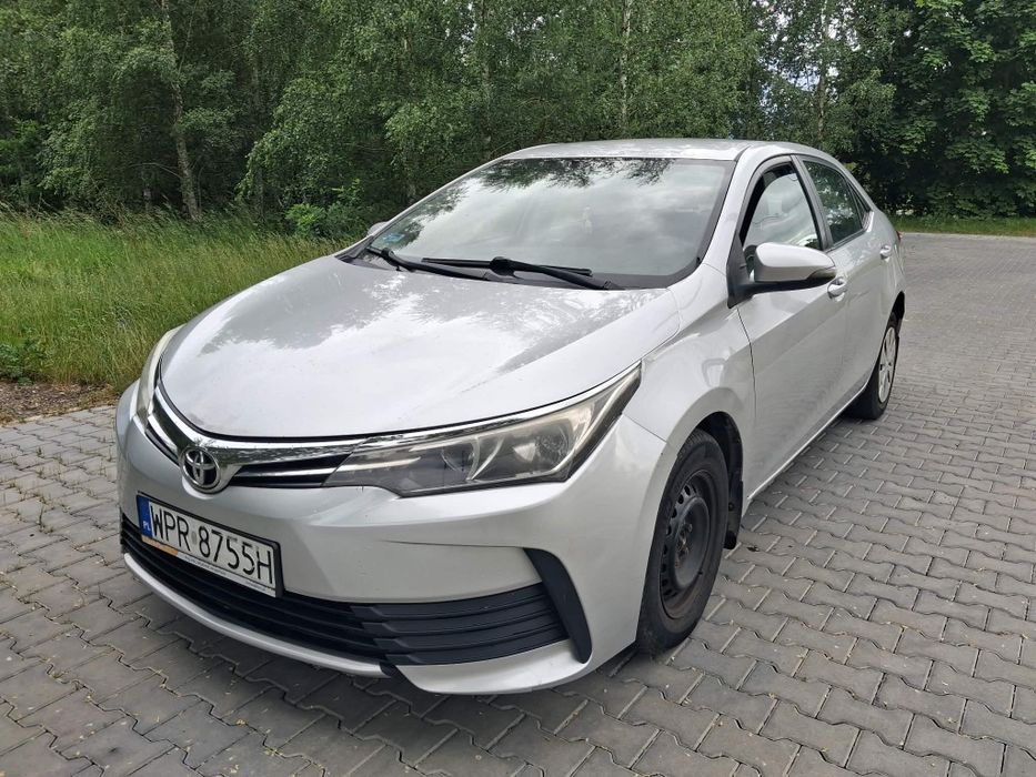 Toyota Corolla benzyna