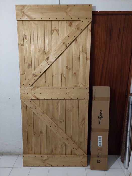 Porta pinho com calha correr nova