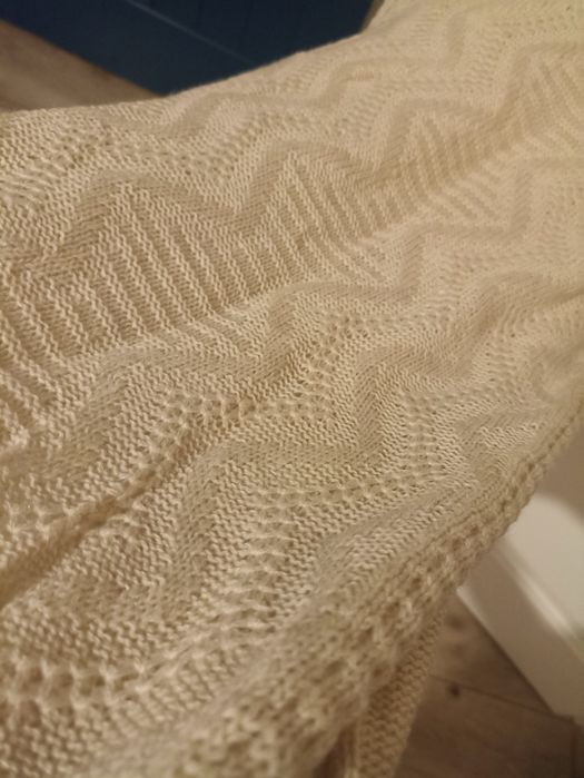 Sweterek nowy Ecru S