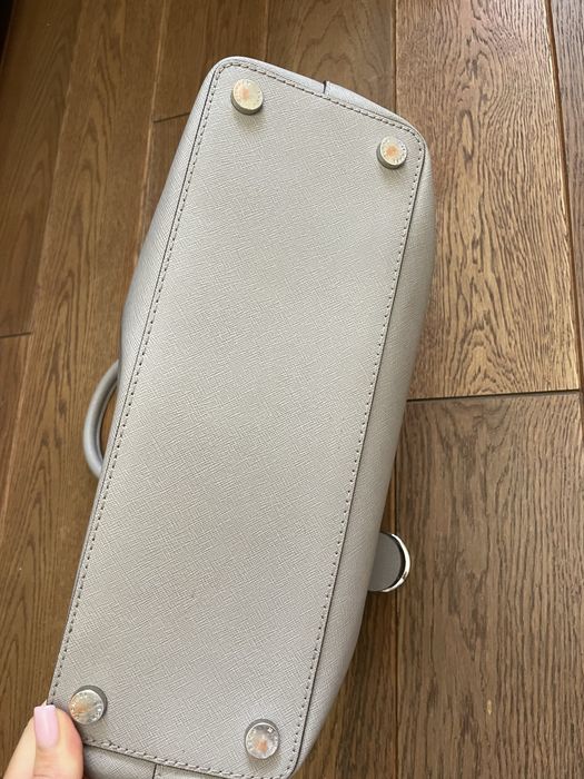 Сіра шкіряна сумка michael kors