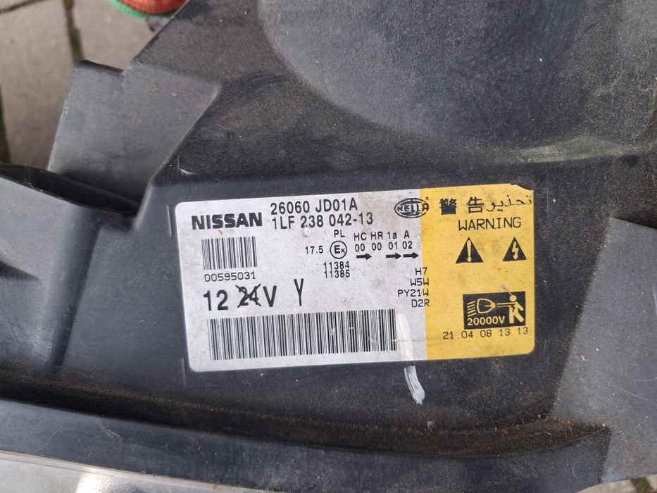Nissan QaszQai 2007-2010r Lampy Przod Xenon