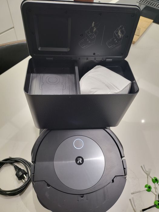 Aspirador iRobot Roomba J7+
