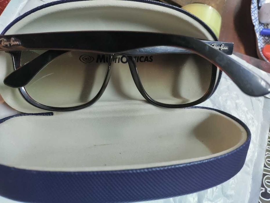 Armações em massa Ray-Ban, modelo Boyfriend
