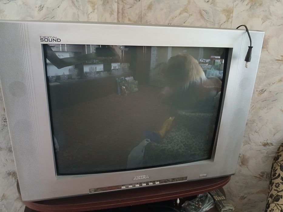 Продам телевізор Akira