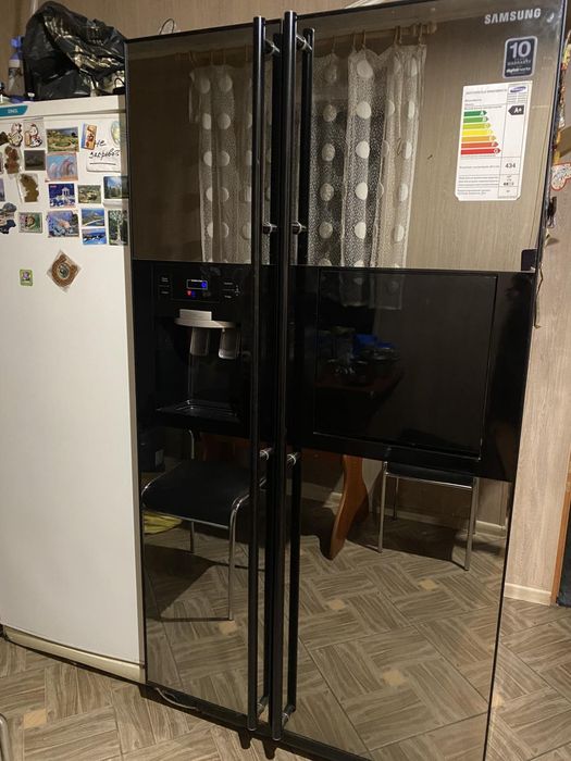 Холодильник Samsung Side-by-Side з льодогенератором