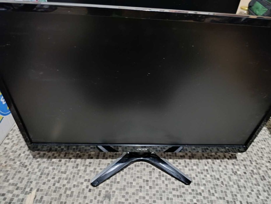 7 monitorow sprawne