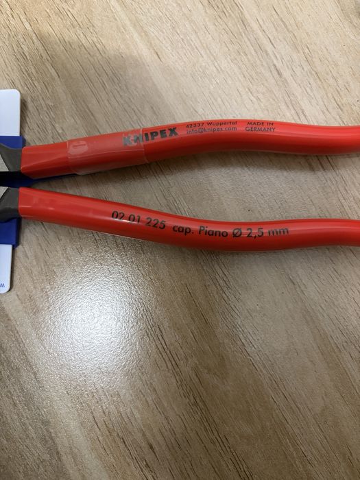 Kombinerki Knipex 02 01 Kombinerki Szczypce Uniwersalne 225 mm