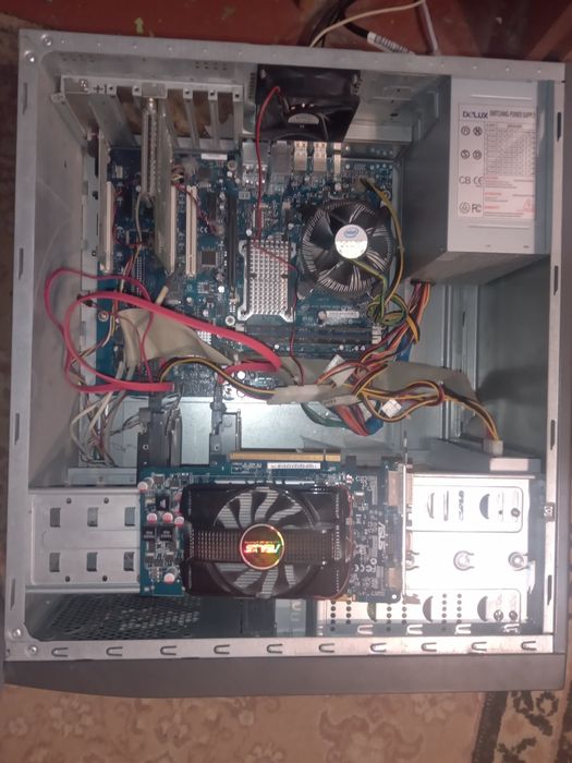 Стстемный блок (комп'ютер)