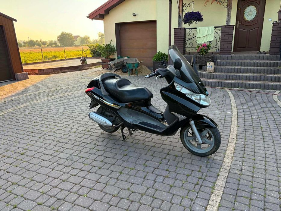 Skuter Piaggio X8