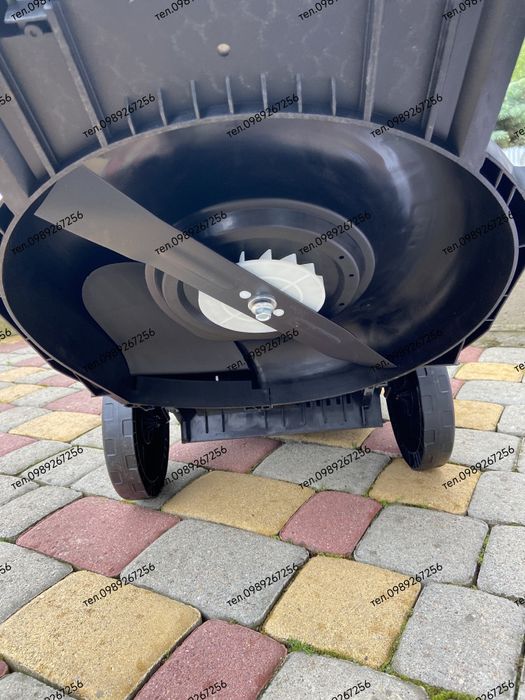 Акумуляторна газонокосилка, газонокосарка, Німеччина