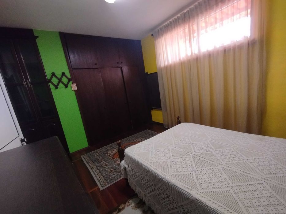 Arrendo moradia com 2 quartos