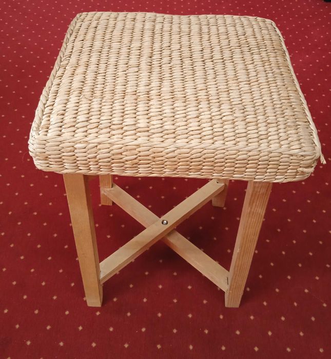 Taboret w stylu kolonialnym