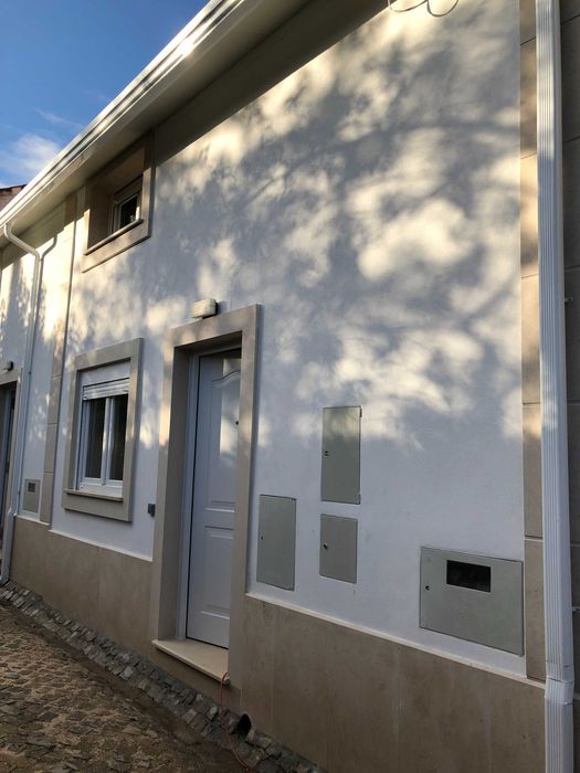 Arrenda-se vivenda T2 mobilada na quinta D. joão