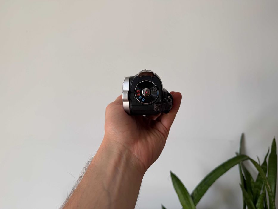 Kamera Canon FS100 | Camcoder | Dad cam | Super stan | VHS ale wygodniej bo na kartę SD