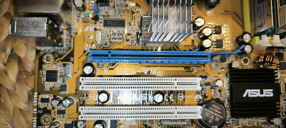 ASUS m2a-vm AMD Athlon 2 gb ram