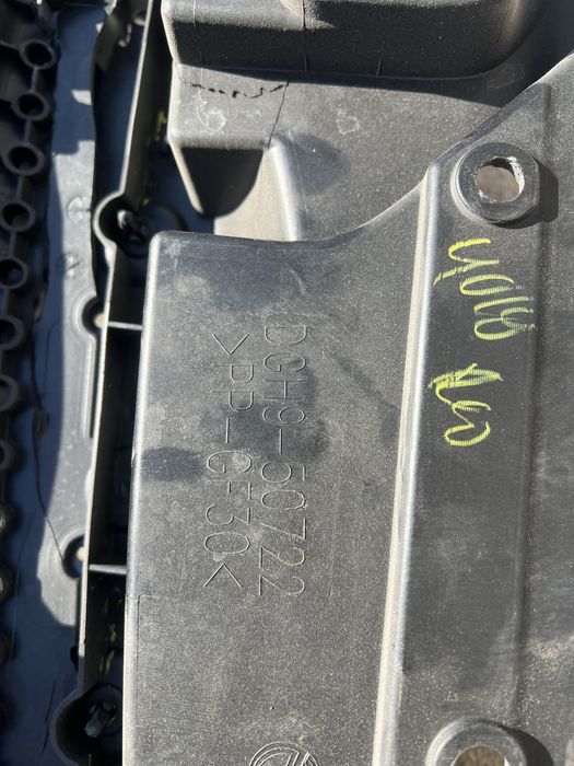 накладка бампера верхняя Mazda CX30 DGH9507E1 2019