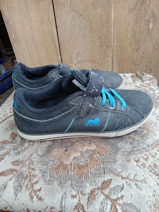 Кроссовки бренда Lonsdale