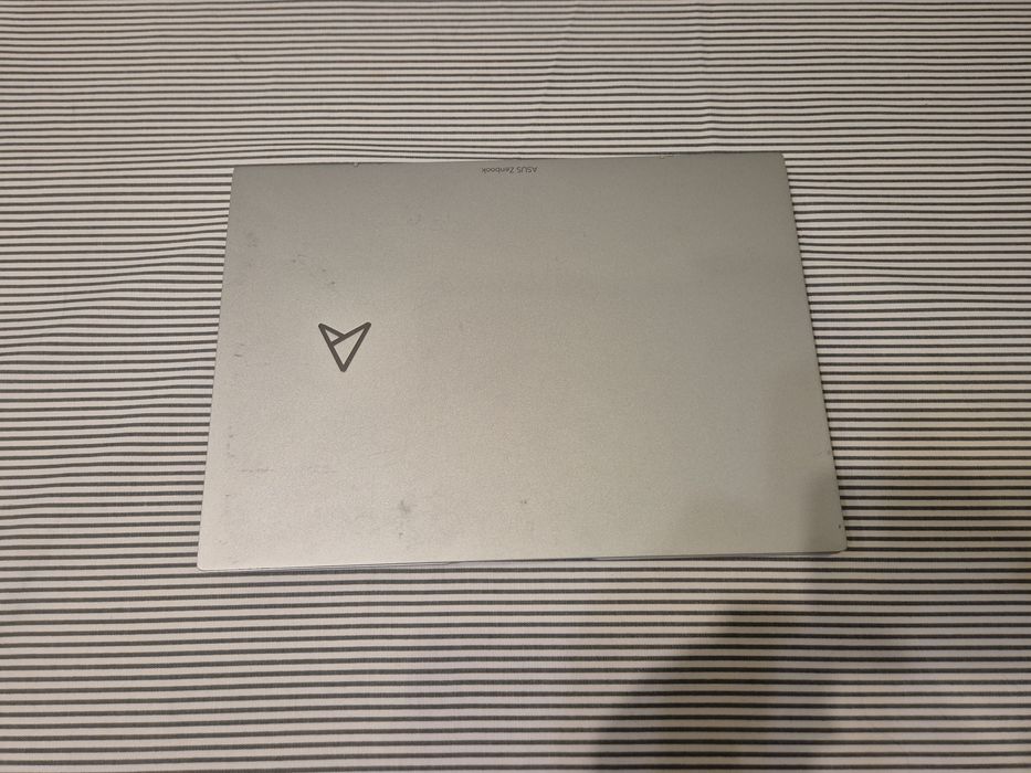 Asus Zenbook S UM5302TA + чохол