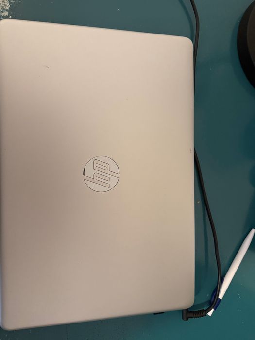 Portátil HP 15” – Intel i5 / 16 GB RAM / 512 GB SSD