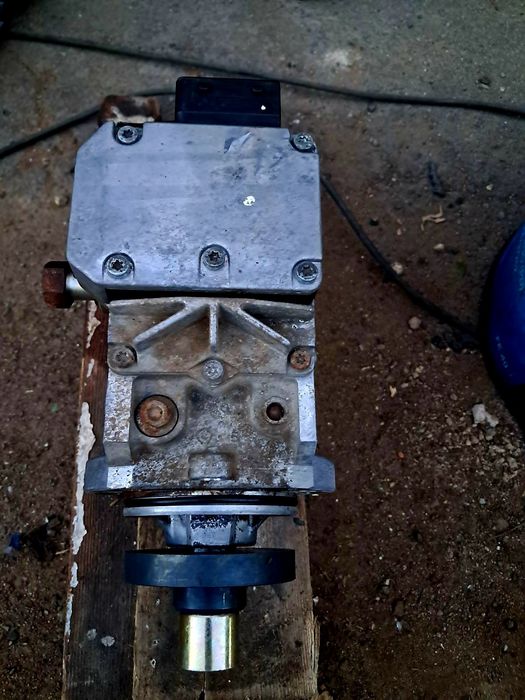 Топливный насос ТНВД  Nissan Navara / NP300 D22 YD25DDTi