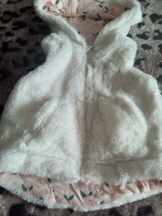 Białe bolerko, bezrękawnik, futerko do chrztu