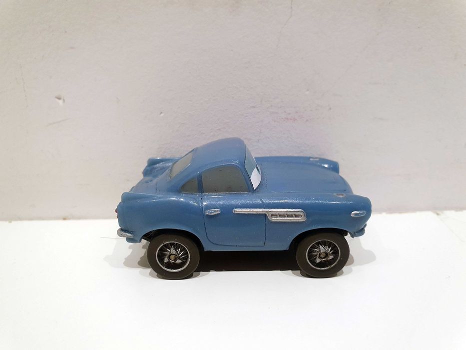 Mattel Disney Pixar Auta Cars Finn McMissile V3018