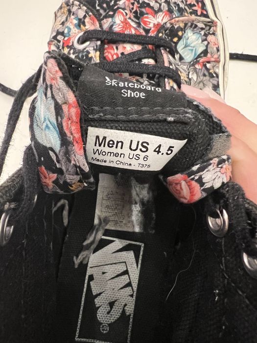 Vende-se Vans floridas de cano nr 36