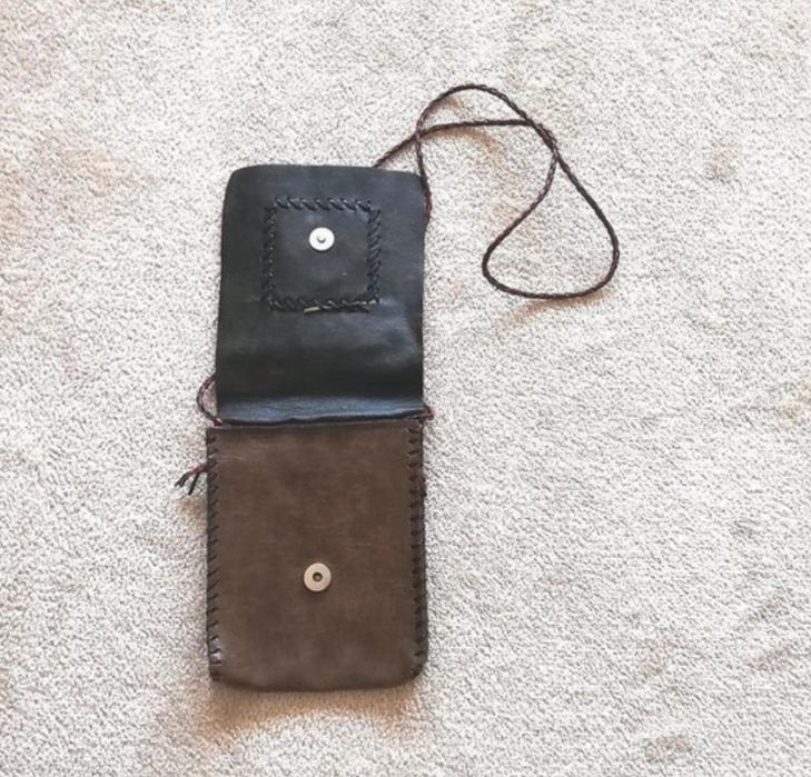 Carteira/bolsa em pele a tiracolo