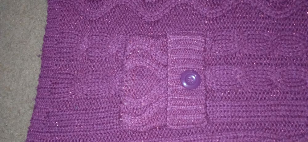 Продам жилетку подовжену для дівчинки.